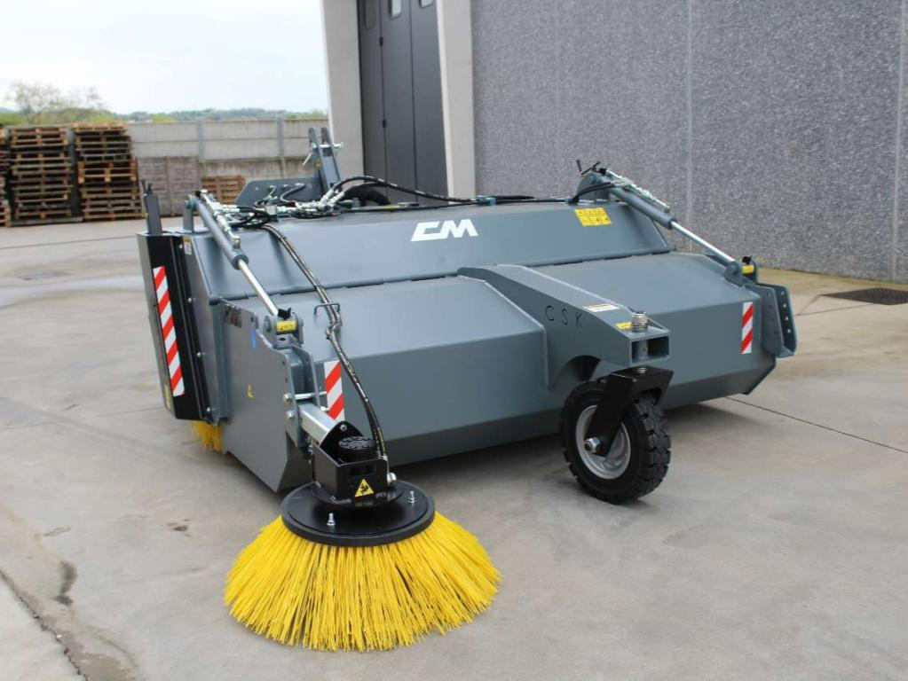 CM Crusher CSK 200 Sweeping Bucket - Brosse pour Mini chargeuse: photos 2 CM Crusher CSK 200 Sweeping Bucket - Brosse pour Mini chargeuse: photos 2