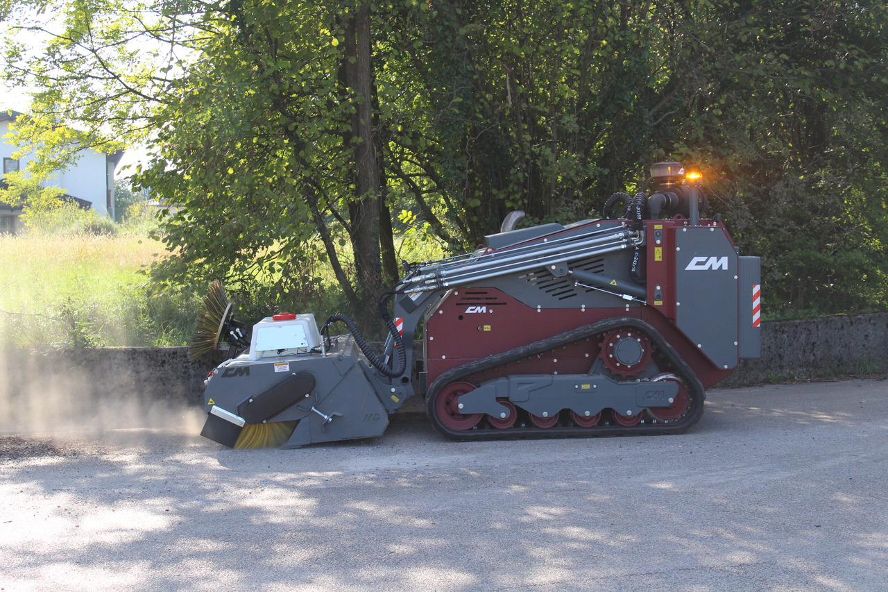 Mini chargeuse CM Crusher Multisikid RC: photos 14 Mini chargeuse CM Crusher Multisikid RC: photos 14