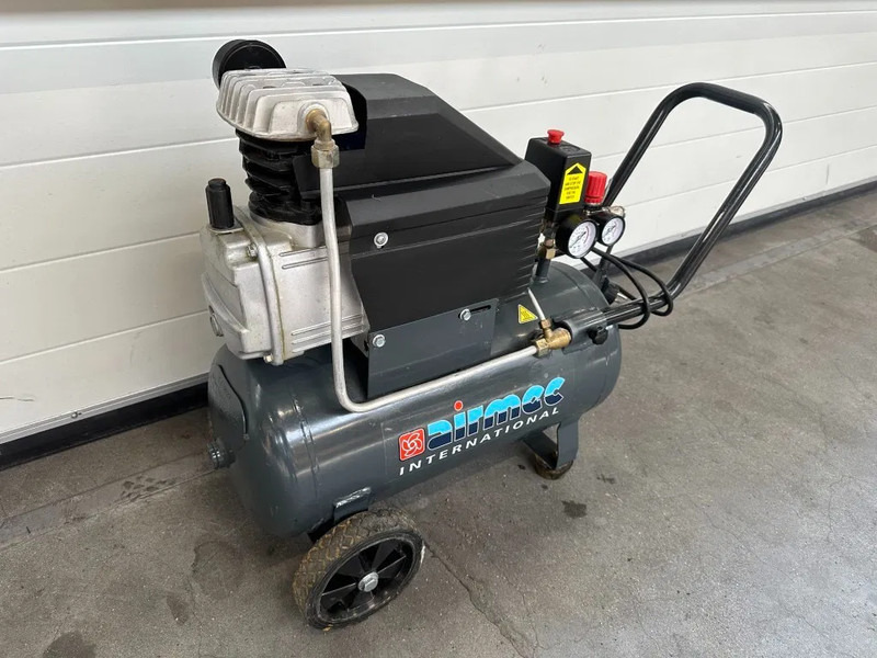 Airmec KA25200 C 2 PK 200 L / min 8 Bar Elektrische Zuigercompressor - Compresseur d'air: photos 2 Airmec KA25200 C 2 PK 200 L / min 8 Bar Elektrische Zuigercompressor - Compresseur d'air: photos 2