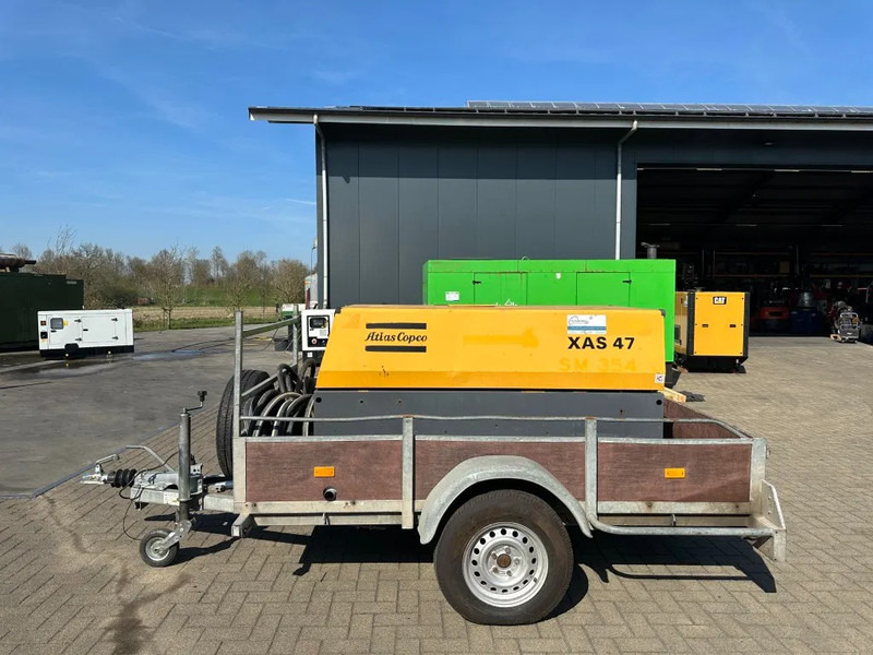 Atlas-Copco XAS 47 DD Deutz 2.6 m3 / min 7 Bar 21 kW Mobiele Diesel Compressor op aanhanger - Compresseur d'air: photos 1 Atlas-Copco XAS 47 DD Deutz 2.6 m3 / min 7 Bar 21 kW Mobiele Diesel Compressor op aanhanger - Compresseur d'air: photos 1