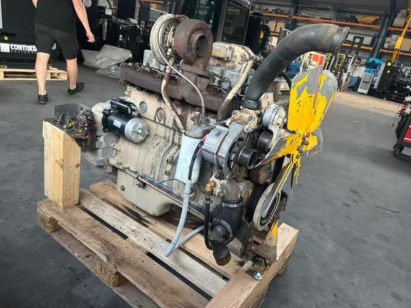 Cummins 6BTA5.9 diesel engine 6 cilinder 177 PK dieselmotor - Moteur pour Matériel de manutention: photos 4 Cummins 6BTA5.9 diesel engine 6 cilinder 177 PK dieselmotor - Moteur pour Matériel de manutention: photos 4