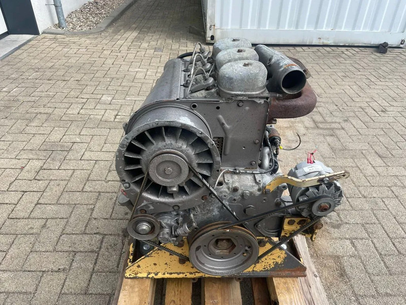 Deutz F3L 912 Motor 3 cilinder 38 kW 52 PK Diesel Motor - Moteur pour Matériel de manutention: photos 4 Deutz F3L 912 Motor 3 cilinder 38 kW 52 PK Diesel Motor - Moteur pour Matériel de manutention: photos 4