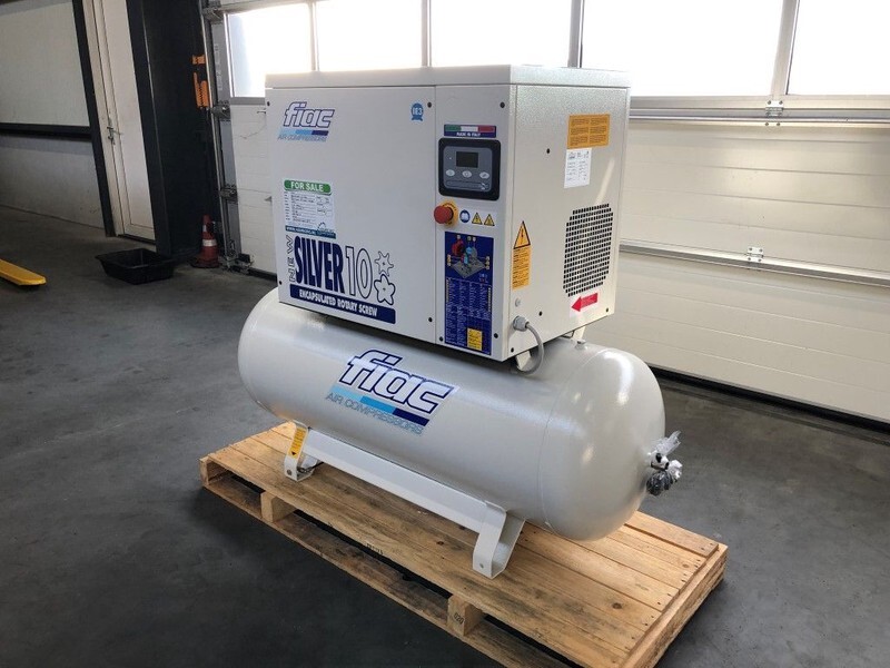 Fiac New Silver 10 / 300 Silent 7.5 kW 860 L / min 10 bar Elektrische Schroefcompressor met ketel - Compresseur d'air: photos 4 Fiac New Silver 10 / 300 Silent 7.5 kW 860 L / min 10 bar Elektrische Schroefcompressor met ketel - Compresseur d'air: photos 4