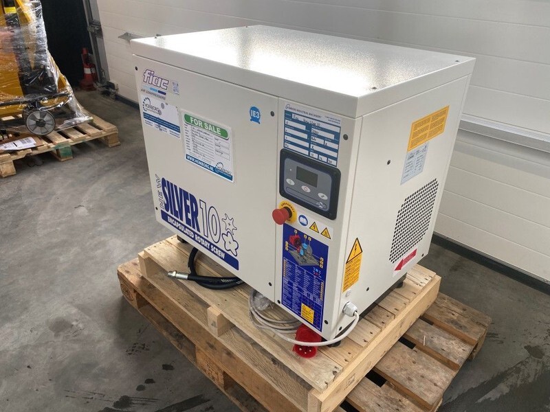 Fiac New Silver 10 Silent 7.5 kW 860 L / min 10 bar Elektrische Schroefcompressor - Compresseur d'air: photos 3 Fiac New Silver 10 Silent 7.5 kW 860 L / min 10 bar Elektrische Schroefcompressor - Compresseur d'air: photos 3