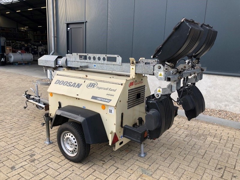Ingersoll Rand Kubota LT6K 9 meter light tower generator - Mat d'éclairage: photos 4 Ingersoll Rand Kubota LT6K 9 meter light tower generator - Mat d'éclairage: photos 4
