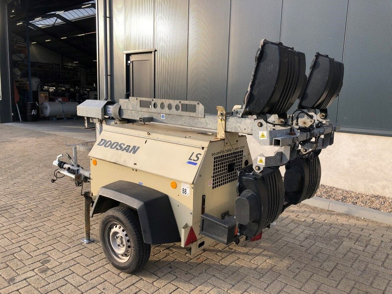 Mat d'éclairage Ingersoll Rand Kubota LT6KA 9 meter light tower generator: photos 14