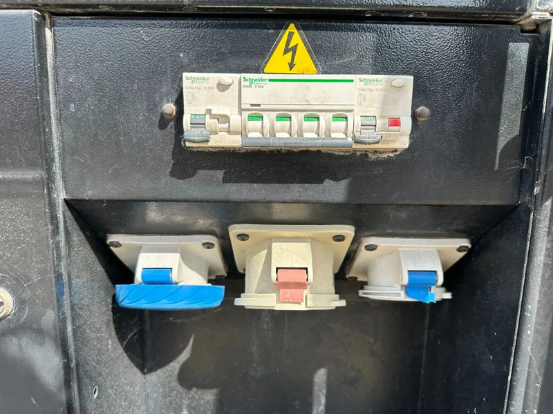 Groupe électrogène Iveco FPT F32 AM1A Leroy Somer 32 kVA Silent generatorset 39 hours !: photos 13 Groupe électrogène Iveco FPT F32 AM1A Leroy Somer 32 kVA Silent generatorset 39 hours !: photos 13