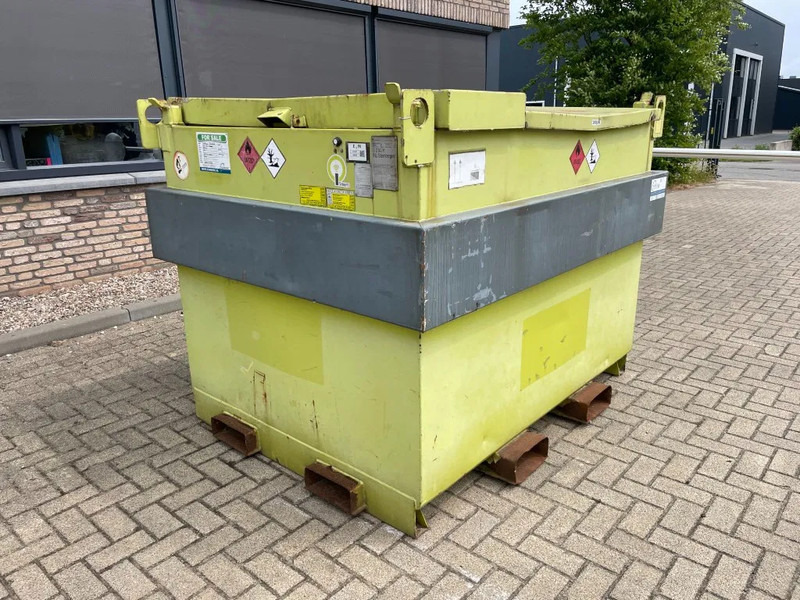 Kiwa IBC Steenbergen 2000 liter Dieseltank met Handpomp Milieutank - Cuve de stockage: photos 2 Kiwa IBC Steenbergen 2000 liter Dieseltank met Handpomp Milieutank - Cuve de stockage: photos 2