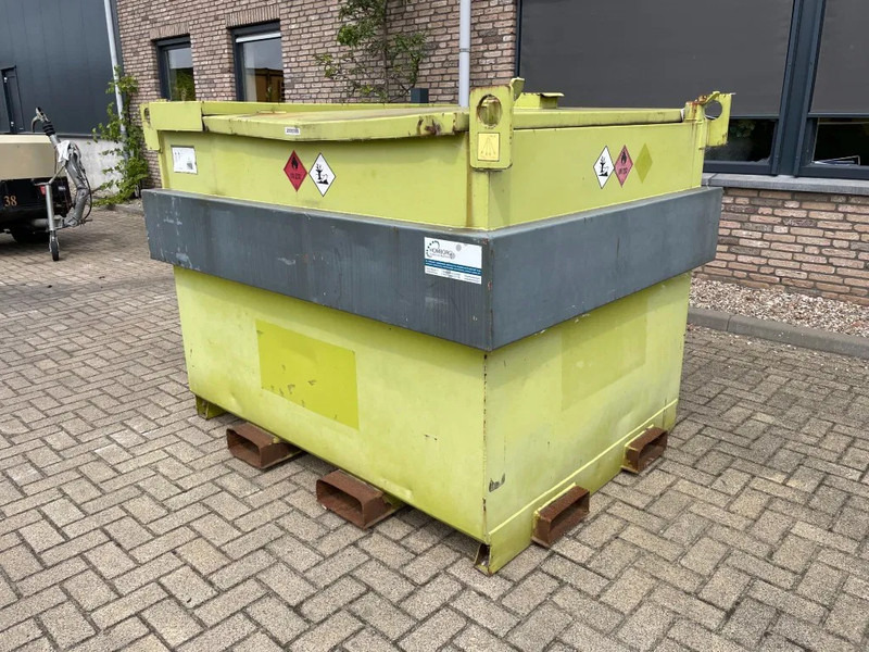 Kiwa IBC Steenbergen 2000 liter Dieseltank met Handpomp Milieutank - Cuve de stockage: photos 3 Kiwa IBC Steenbergen 2000 liter Dieseltank met Handpomp Milieutank - Cuve de stockage: photos 3