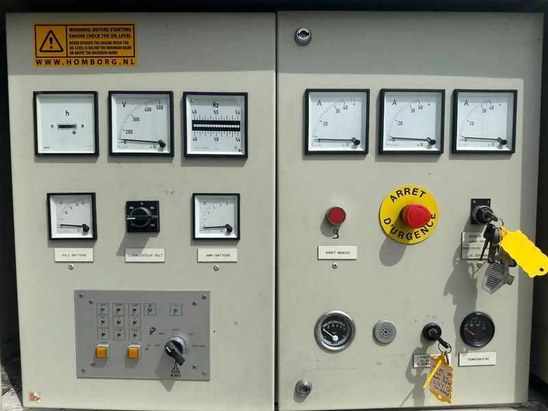 Perkins Leroy Somer 26 kVA Silent generatorset ex Emergency ! 1096 hours - Groupe électrogène: photos 5 Perkins Leroy Somer 26 kVA Silent generatorset ex Emergency ! 1096 hours - Groupe électrogène: photos 5