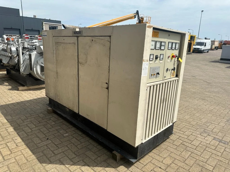 Perkins Leroy Somer 26 kVA Silent generatorset ex Emergency ! 1096 hours - Groupe électrogène: photos 4 Perkins Leroy Somer 26 kVA Silent generatorset ex Emergency ! 1096 hours - Groupe électrogène: photos 4