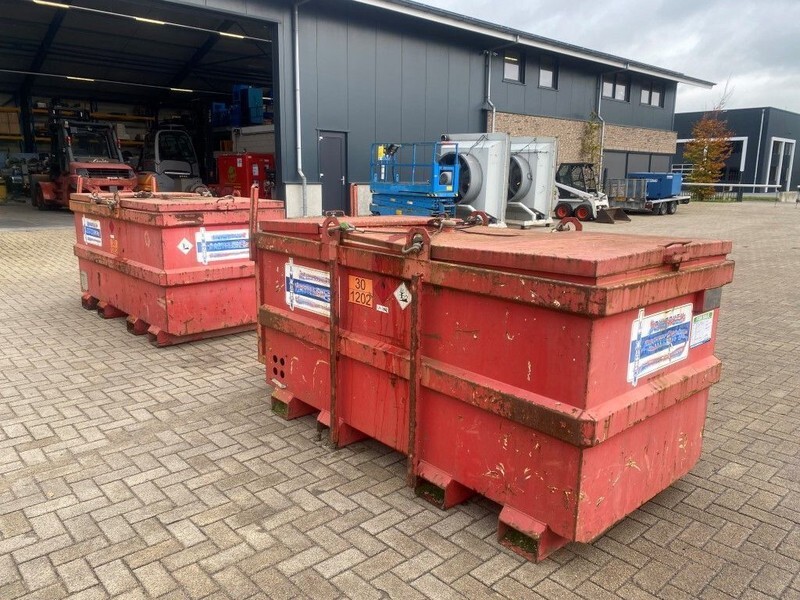 Tolsma Kiwa IBC 1000 liter dieseltank met handpomp - Cuve de stockage: photos 2 Tolsma Kiwa IBC 1000 liter dieseltank met handpomp - Cuve de stockage: photos 2