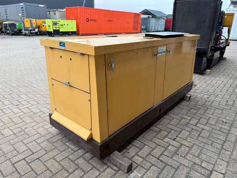 Groupe électrogène VM Alsthom Unelec 55 kVA Silent generatorset: photos 10