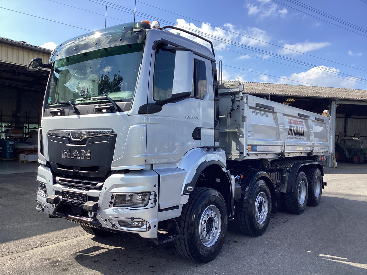 MAN TGS 35.520 8×4 BB Hendrickson - Camion benne: photos 1 MAN TGS 35.520 8×4 BB Hendrickson - Camion benne: photos 1