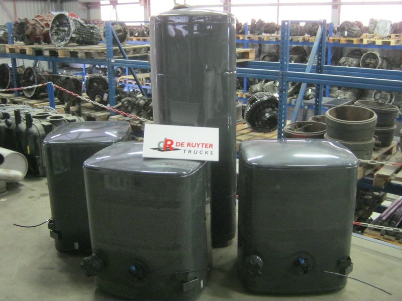 DAF Brandstoftanks voor CF en XF (staal) - Système de carburant: photos 2 DAF Brandstoftanks voor CF en XF (staal) - Système de carburant: photos 2