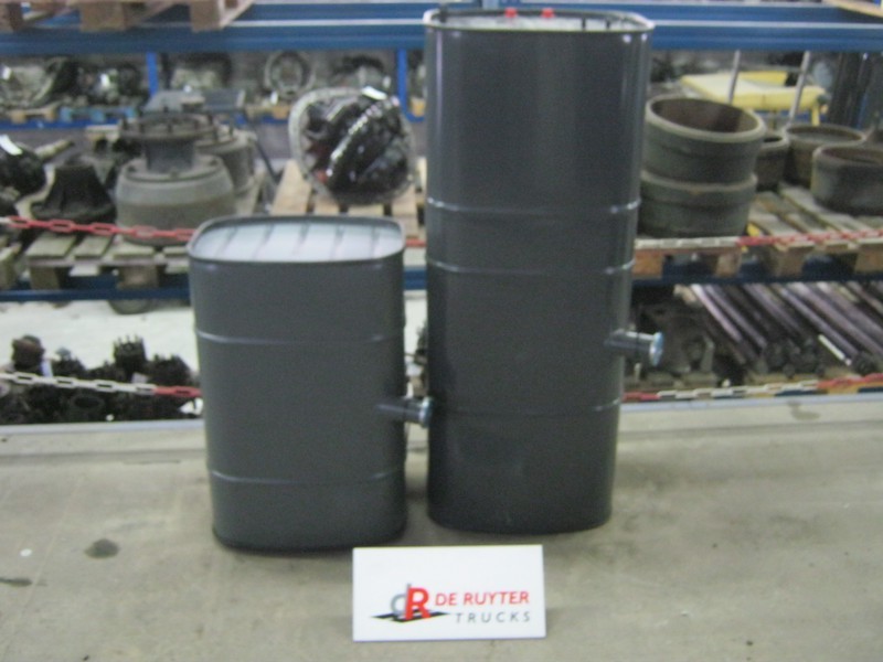 DAF Brandstoftanks voor LF - Système de carburant: photos 2 DAF Brandstoftanks voor LF - Système de carburant: photos 2