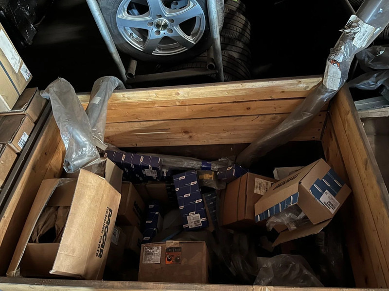 DAF diverse NOS oude voorraad nieuwe delen - Joint moteur pour Camion: photos 2 DAF diverse NOS oude voorraad nieuwe delen - Joint moteur pour Camion: photos 2