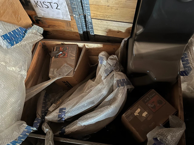 DAF diverse NOS oude voorraad nieuwe delen - Joint moteur pour Camion: photos 3 DAF diverse NOS oude voorraad nieuwe delen - Joint moteur pour Camion: photos 3