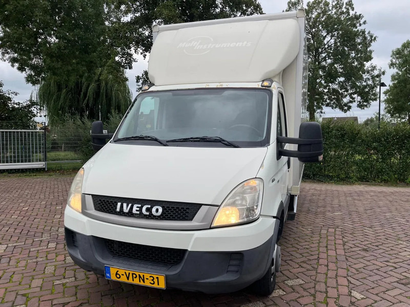 Iveco Daily 40 C14 - Fourgon grand volume: photos 2 Iveco Daily 40 C14 - Fourgon grand volume: photos 2