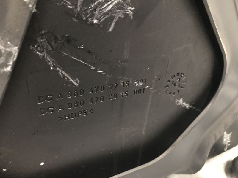 Mercedes-Benz Ad-blue tank met vlotter en steun - AdBlue réservoir pour Camion: photos 5 Mercedes-Benz Ad-blue tank met vlotter en steun - AdBlue réservoir pour Camion: photos 5