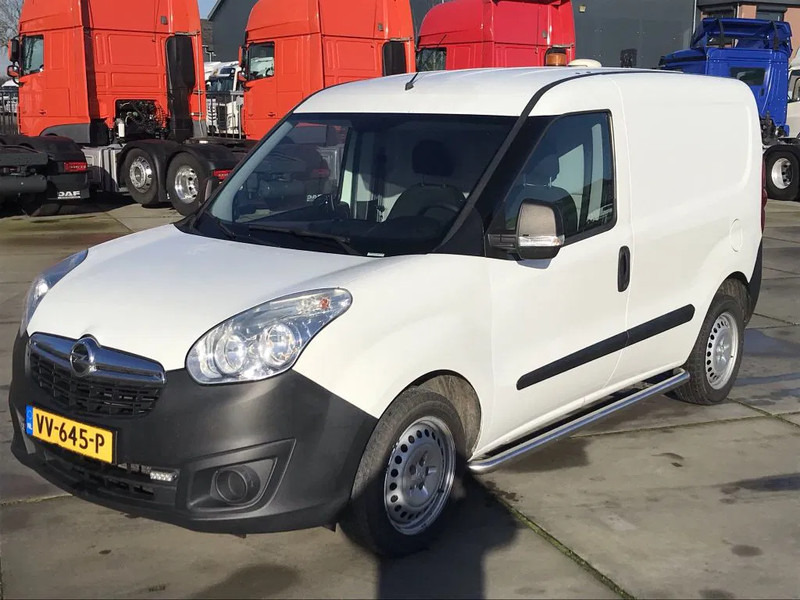 Opel Combo 1.6 CDTI - Fourgon utilitaire: photos 3 Opel Combo 1.6 CDTI - Fourgon utilitaire: photos 3