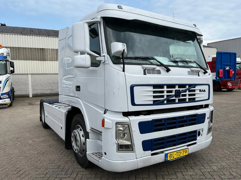 Volvo FM 9 MOTOR DEFECT (motor start wel maar kan niet rijden) - Tracteur routier: photos 4 Volvo FM 9 MOTOR DEFECT (motor start wel maar kan niet rijden) - Tracteur routier: photos 4