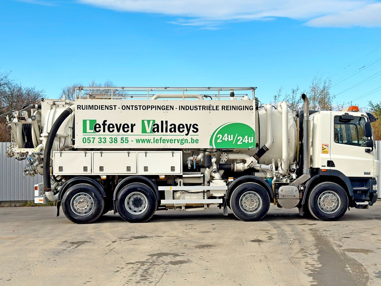 DAF CF 85.410 * Saug und Spülwagen +FUNK - Camion hydrocureur: photos 3 DAF CF 85.410 * Saug und Spülwagen +FUNK - Camion hydrocureur: photos 3