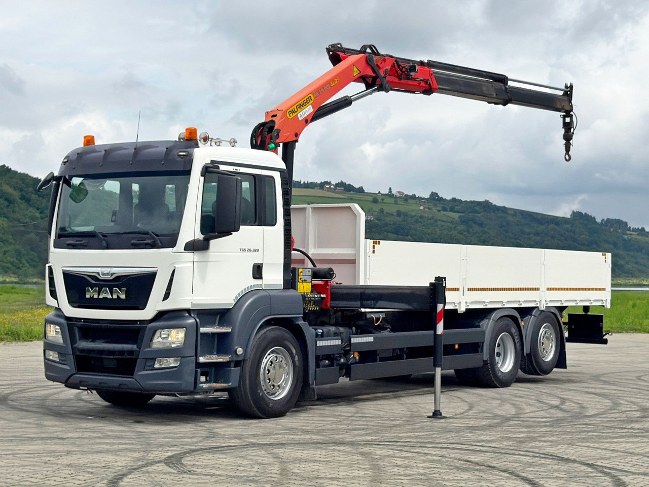 MAN TGS 26.320*PRITSCHE 7,50m /PK 19.001 SLD + FUNK - Camion grue: photos 2 MAN TGS 26.320*PRITSCHE 7,50m /PK 19.001 SLD + FUNK - Camion grue: photos 2