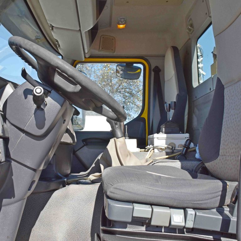 Camion benne Renault KERAX 410 DXI* KIPPER 6,00m + BORDMATIC/ 8x4 Renault KERAX 410 DXI* KIPPER 6,00m + BORDMATIC/ 8x4: photos 9 Camion benne Renault KERAX 410 DXI* KIPPER 6,00m + BORDMATIC/ 8x4 Renault KERAX 410 DXI* KIPPER 6,00m + BORDMATIC/ 8x4: photos 9