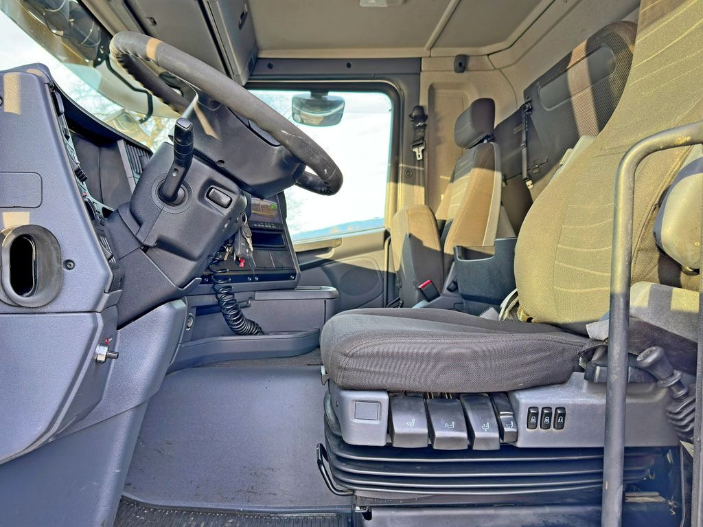 Photo d'intérieur 1: Camion benne Scania G 480 * Kipper * TOPZUSTAND / 8x4 Scania G 480 * Kipper * TOPZUSTAND / 8x4 Photo d'intérieur 1: Camion benne Scania G 480 * Kipper * TOPZUSTAND / 8x4 Scania G 480 * Kipper * TOPZUSTAND / 8x4