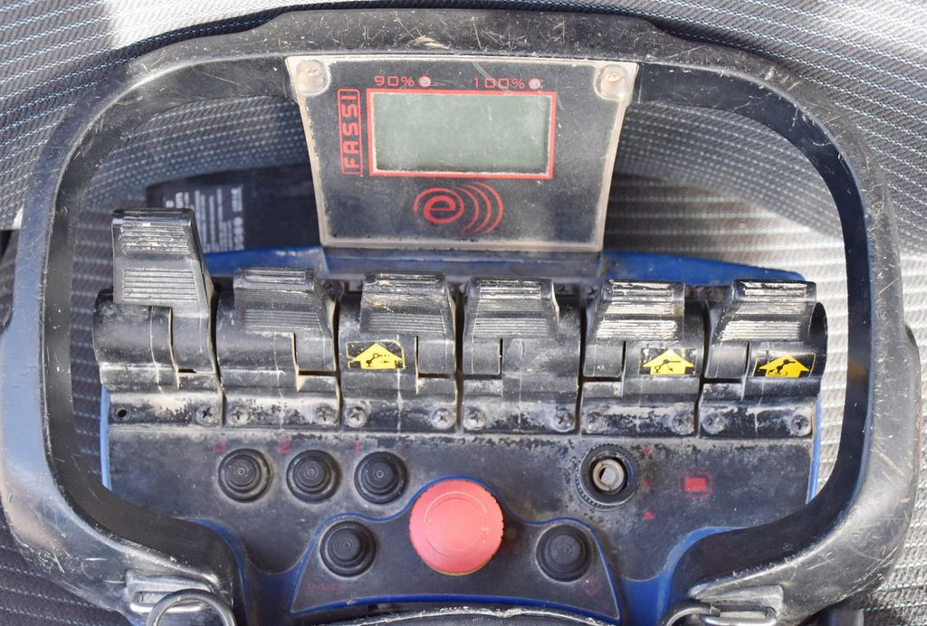 Volvo FL 290 KIPPER 4,90m * FASSI F95A.22 + FUNK * TOP  en leasing occasion Volvo FL 290 KIPPER 4,90m * FASSI F95A.22 + FUNK * TOP: photos 13 Volvo FL 290 KIPPER 4,90m * FASSI F95A.22 + FUNK * TOP  en leasing occasion Volvo FL 290 KIPPER 4,90m * FASSI F95A.22 + FUNK * TOP: photos 13