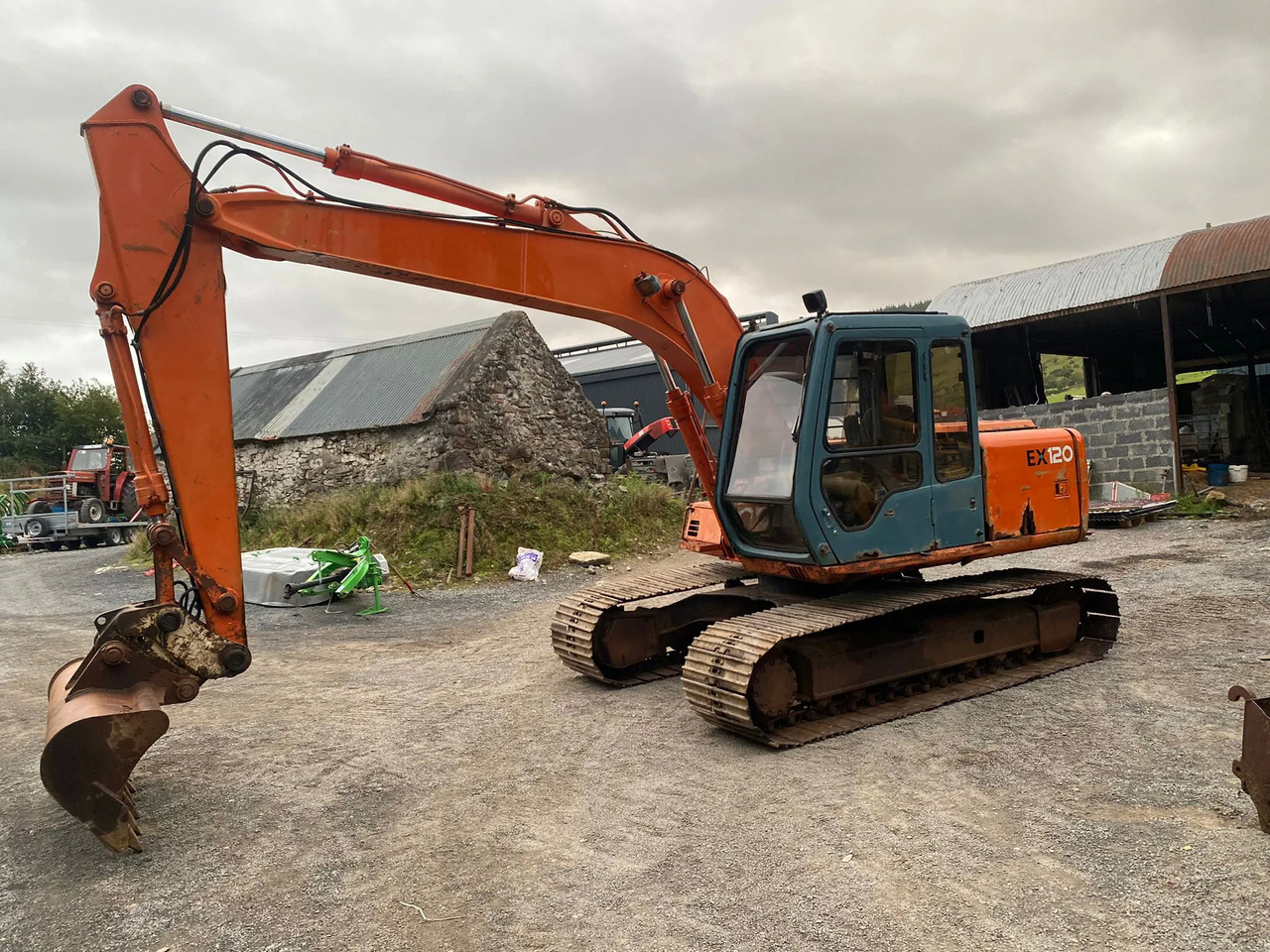 EX Hitachi 120-3 - Pelle sur chenille: photos 1 EX Hitachi 120-3 - Pelle sur chenille: photos 1