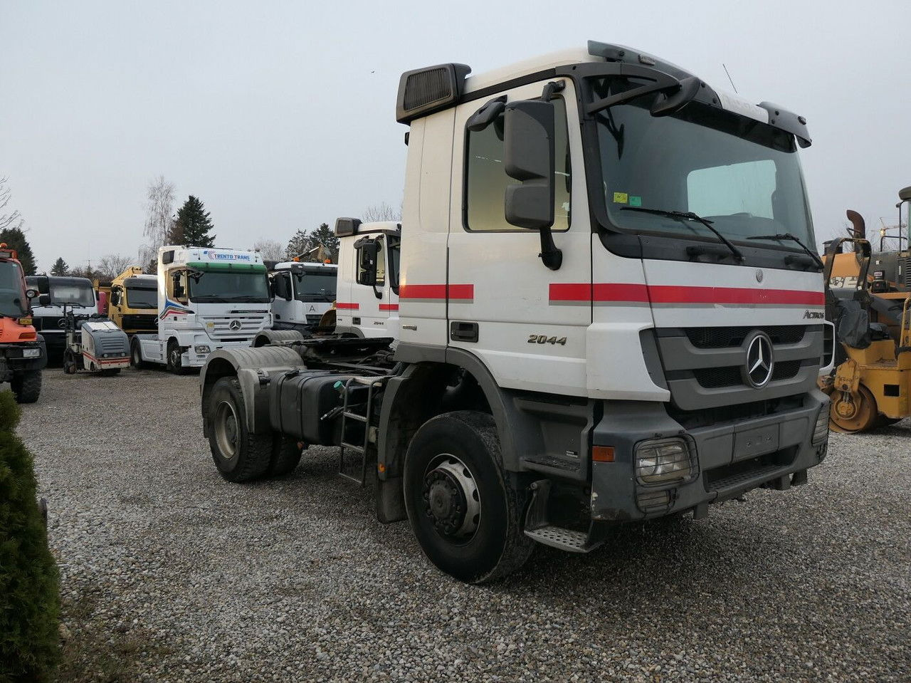 Mercedes-Benz Actros 2044 - Tracteur routier: photos 1 Mercedes-Benz Actros 2044 - Tracteur routier: photos 1
