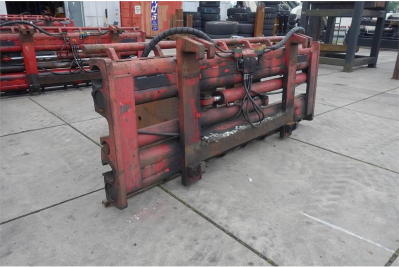 BOLZONI AURAMO P-1000LSE Bale Clamp - Accessoire pour Matériel de manutention: photos 3 BOLZONI AURAMO P-1000LSE Bale Clamp - Accessoire pour Matériel de manutention: photos 3