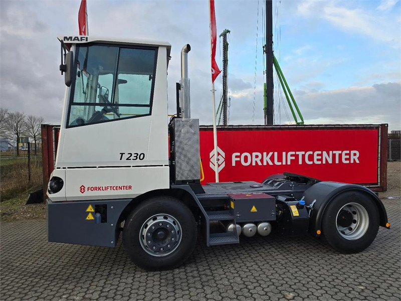 Mafi T230 - Tracteur portuaire: photos 4 Mafi T230 - Tracteur portuaire: photos 4
