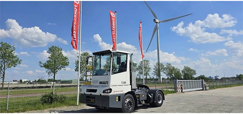 Mafi T230 - Tracteur portuaire: photos 1 Mafi T230 - Tracteur portuaire: photos 1