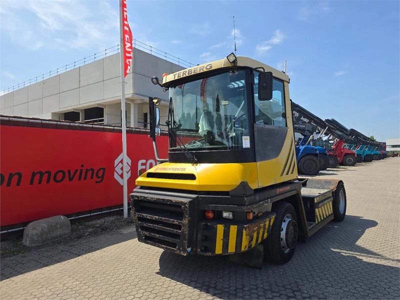 Terberg RT223 4x4 - Tracteur portuaire: photos 2 Terberg RT223 4x4 - Tracteur portuaire: photos 2