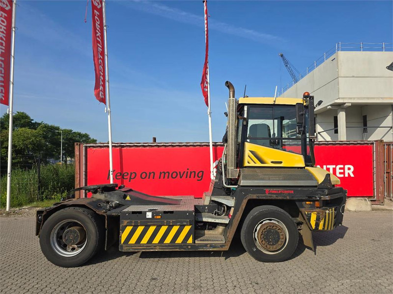 Terberg RT223 4x4 - Tracteur portuaire: photos 3 Terberg RT223 4x4 - Tracteur portuaire: photos 3