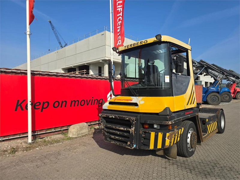 Terberg RT223 4x4 - Tracteur portuaire: photos 2 Terberg RT223 4x4 - Tracteur portuaire: photos 2