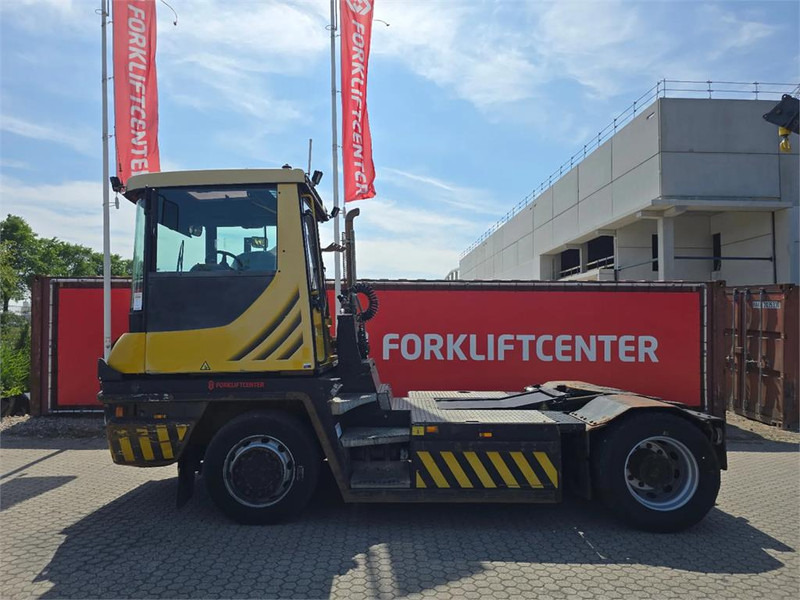 Terberg RT223 4x4 - Tracteur portuaire: photos 4 Terberg RT223 4x4 - Tracteur portuaire: photos 4