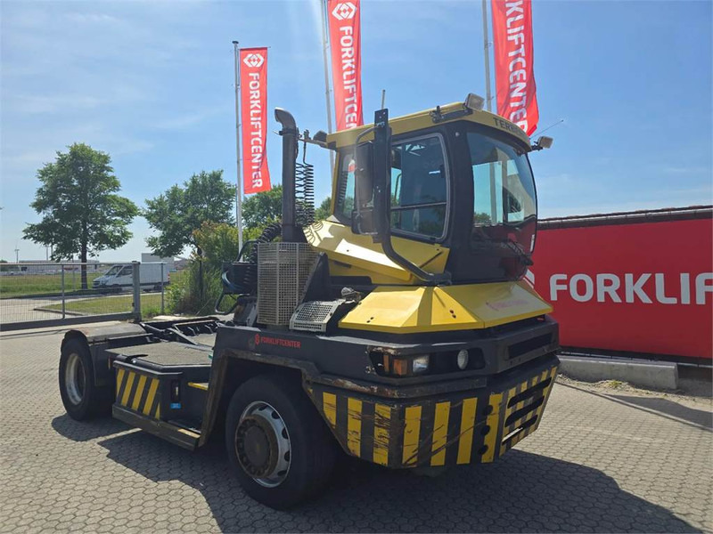 Terberg RT282 4x4 - Tracteur portuaire: photos 1 Terberg RT282 4x4 - Tracteur portuaire: photos 1
