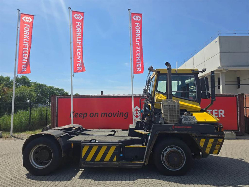 Terberg RT282 4x4 - Tracteur portuaire: photos 3 Terberg RT282 4x4 - Tracteur portuaire: photos 3
