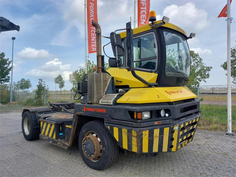 Terberg RT282 4x4 - Tracteur portuaire: photos 1 Terberg RT282 4x4 - Tracteur portuaire: photos 1