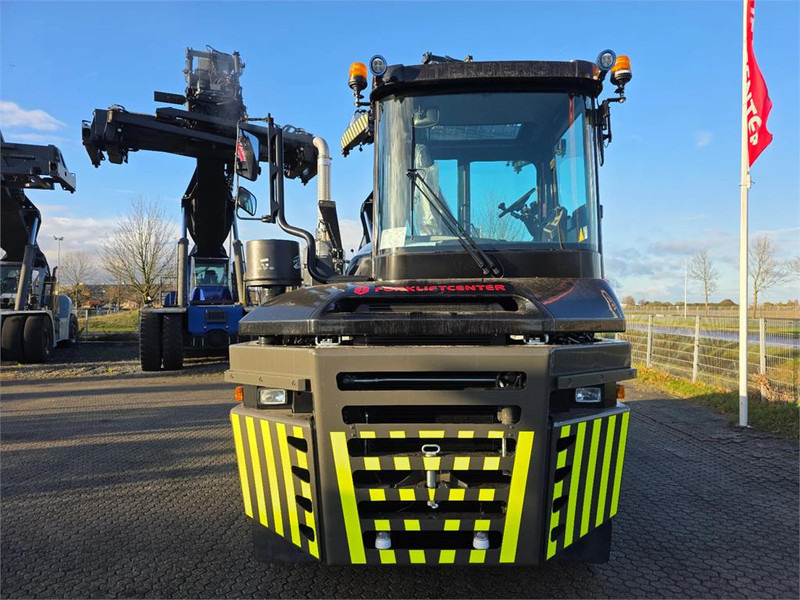 Terberg RT403 4x4 - Tracteur portuaire: photos 5 Terberg RT403 4x4 - Tracteur portuaire: photos 5