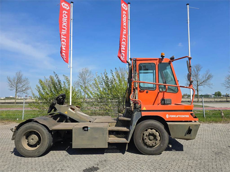 Terberg YT182 - Tracteur portuaire: photos 3 Terberg YT182 - Tracteur portuaire: photos 3