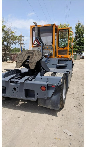 Terberg YT182 - Tracteur portuaire: photos 5 Terberg YT182 - Tracteur portuaire: photos 5