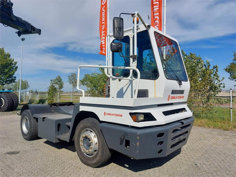 Terberg YT182 - Tracteur portuaire: photos 1 Terberg YT182 - Tracteur portuaire: photos 1
