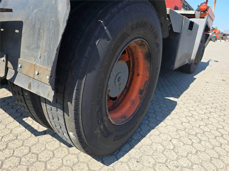 Tracteur portuaire Terberg YT182: photos 14