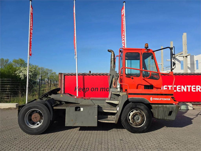 Terberg YT182 - Tracteur portuaire: photos 3 Terberg YT182 - Tracteur portuaire: photos 3