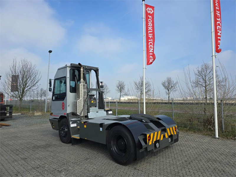 Tracteur portuaire Terberg YT220: photos 11